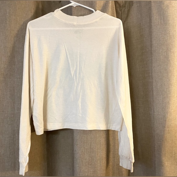 NWOT North Face Long Sleeve Crop - Picture 2 of 3